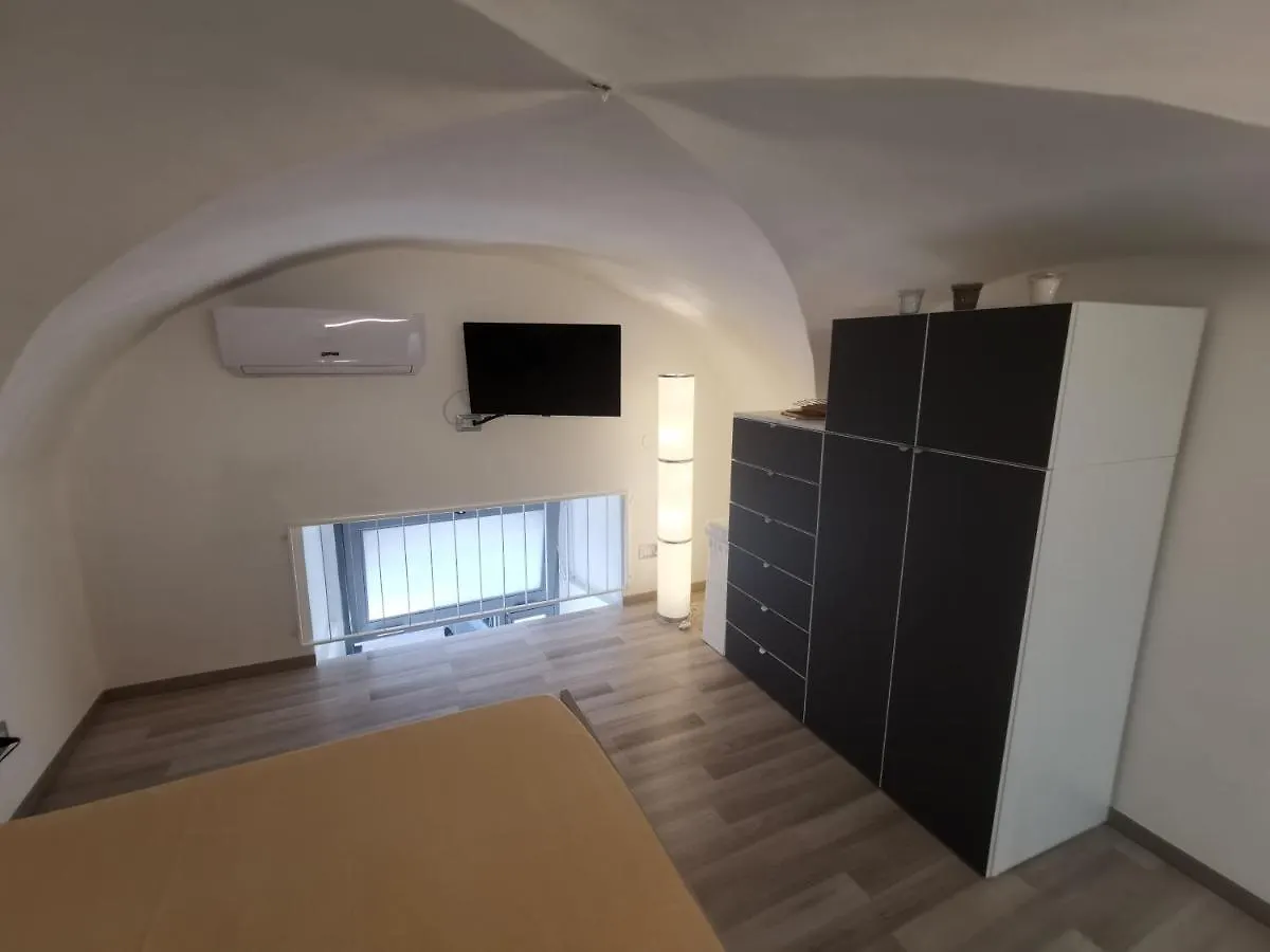 Casa Ninni Nanni Catánia 0*,